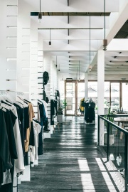 Commerce Vente    -    Management Stratégie
